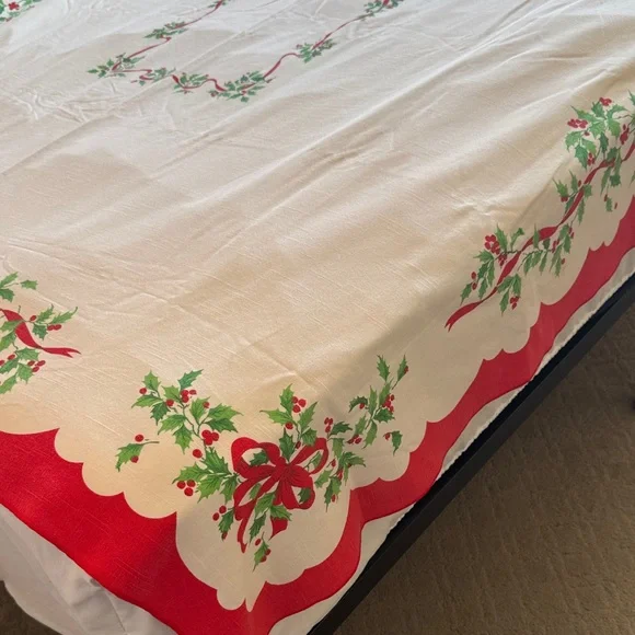 Vintage Christmas Table Cloth - approx 60” x 80” - Picture 2 of 11